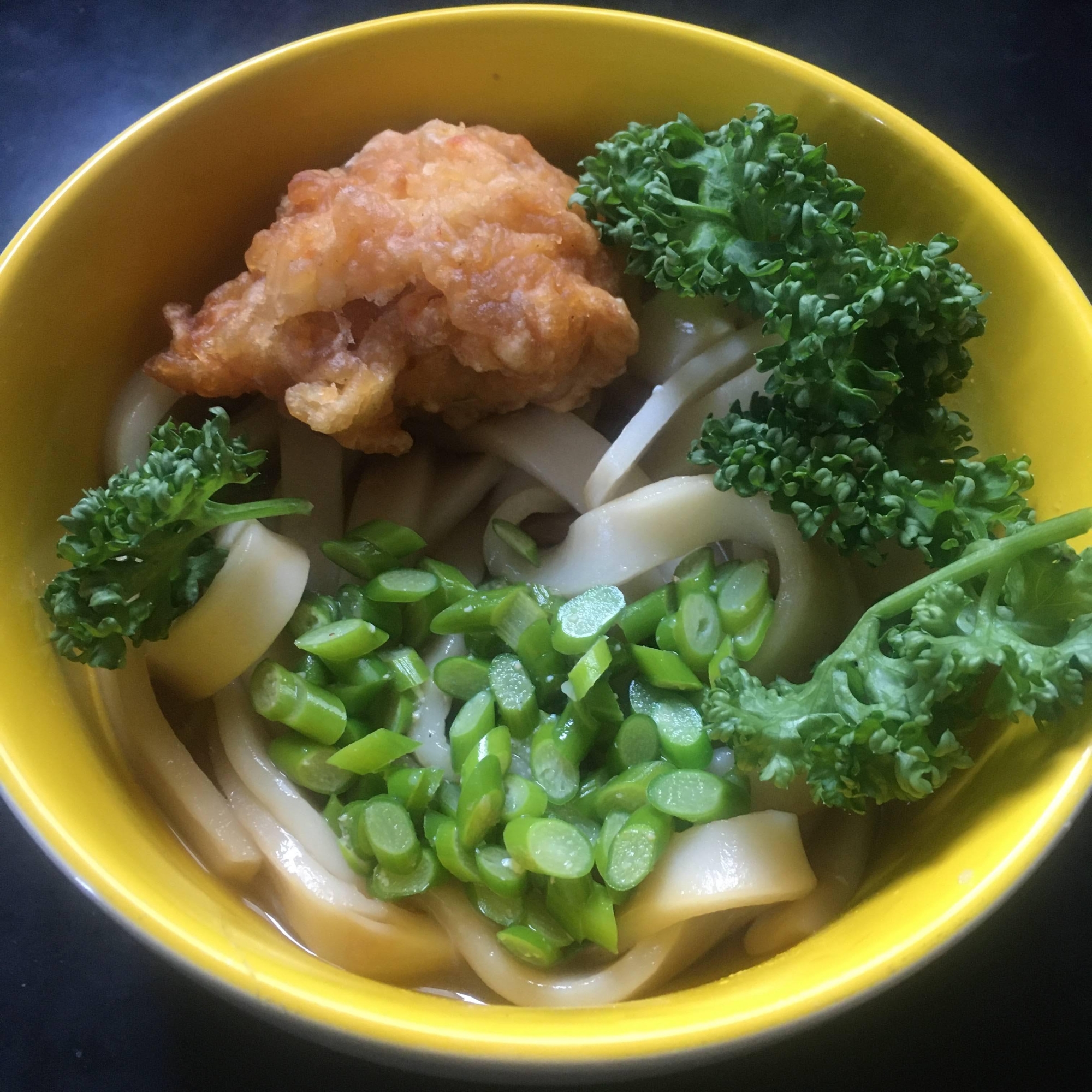 にんにくの芽、鶏のから揚げ、パセリのかけきしめん