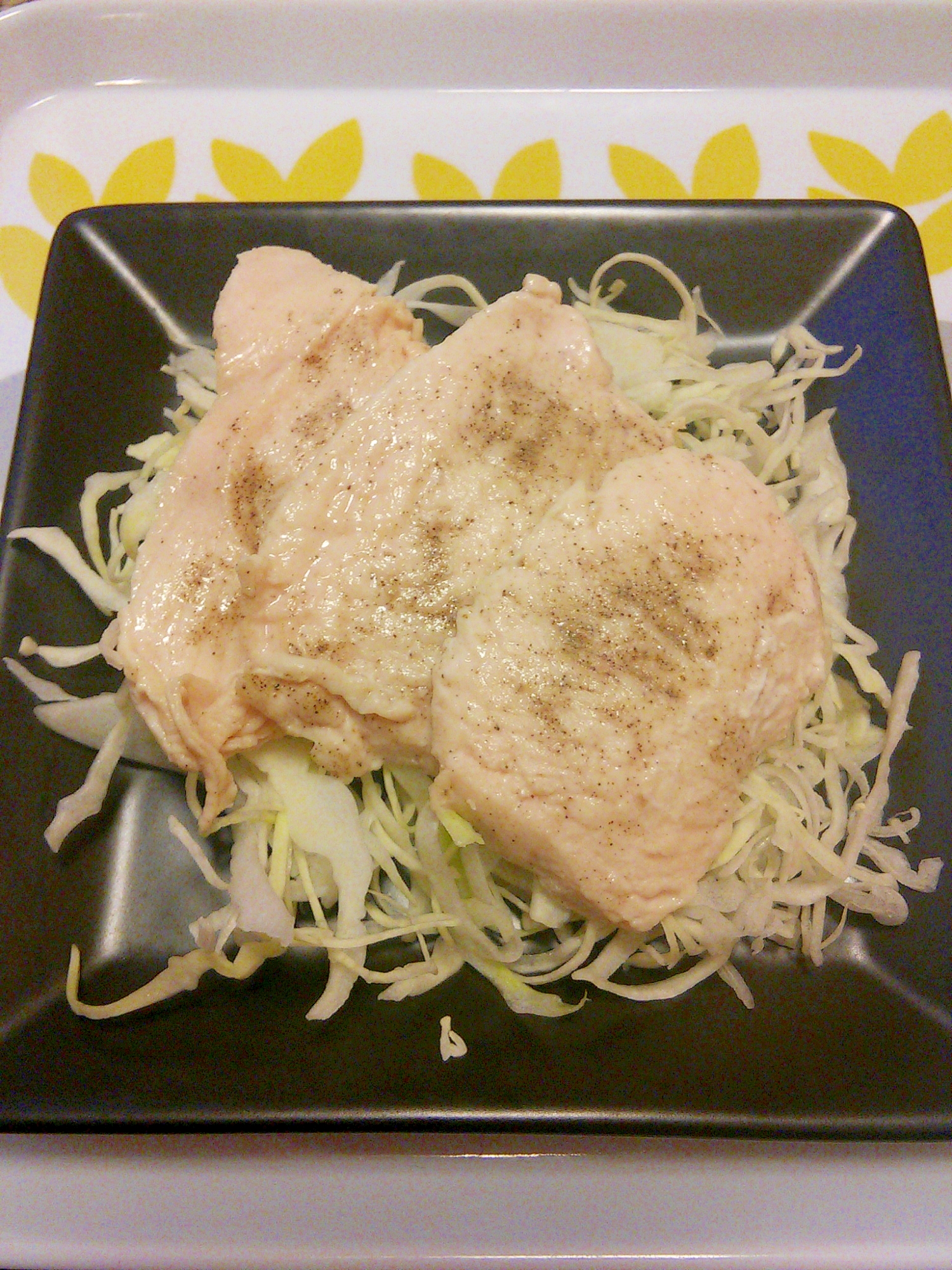ヘルシーレシピ★鶏むね肉とキャベツの塩レモンサラダ
