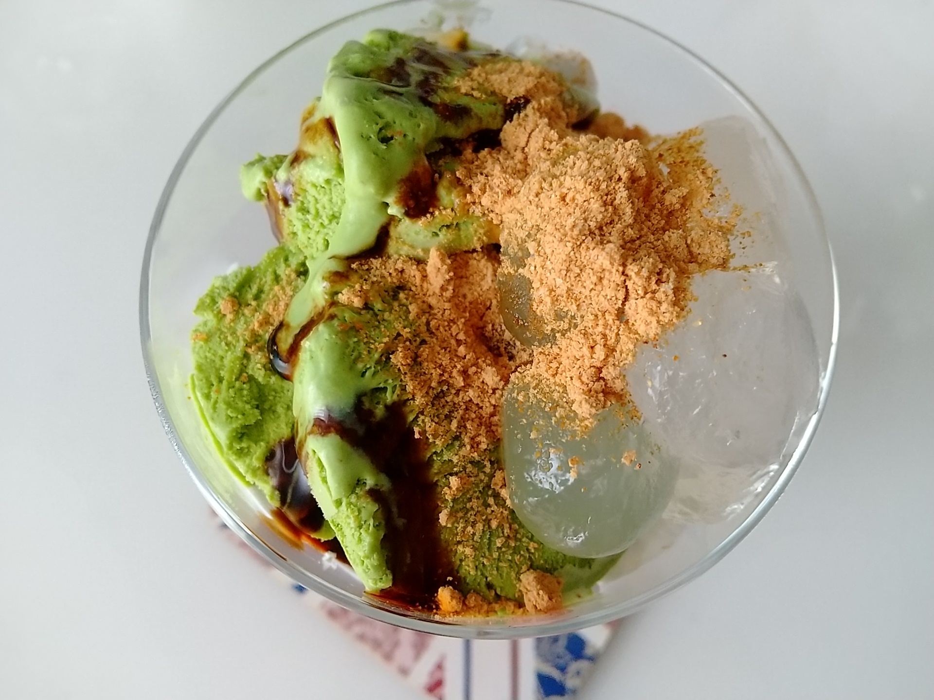 わらび餅と抹茶アイスの和風パフェ