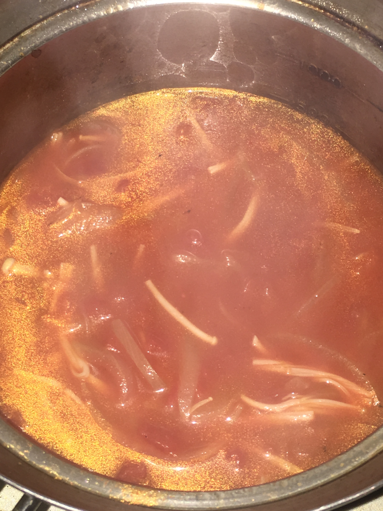 えのき、玉ねぎ、トマトのスープ