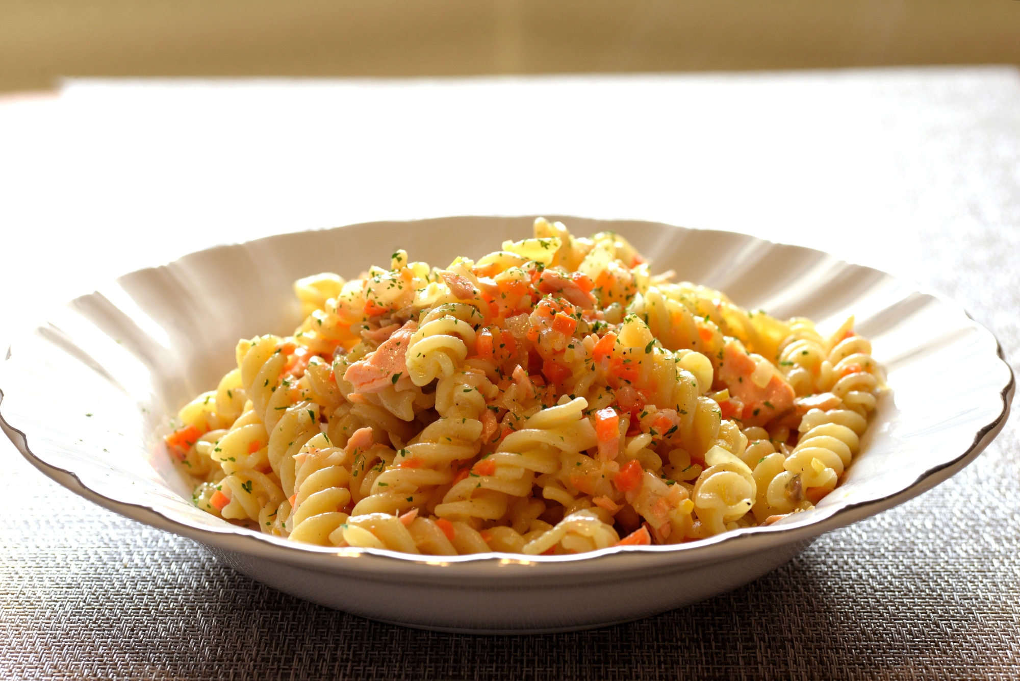 【相性抜群!!】レモンバターパスタ(サーモン)