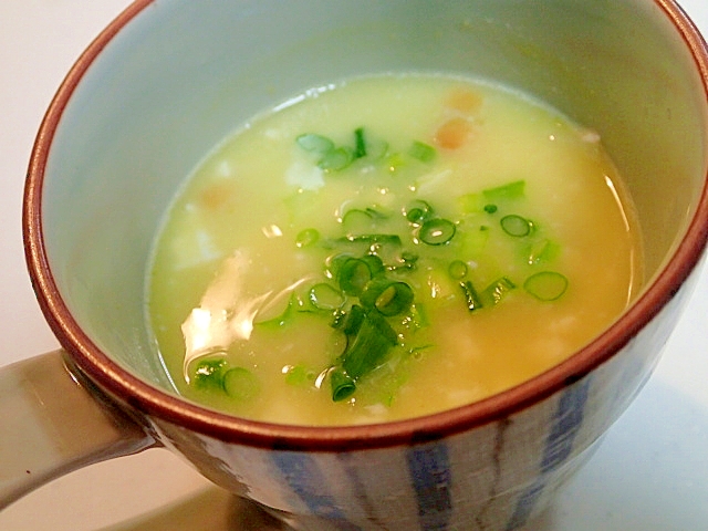 カップスープで　お豆腐と新玉ねぎのコーンスープ