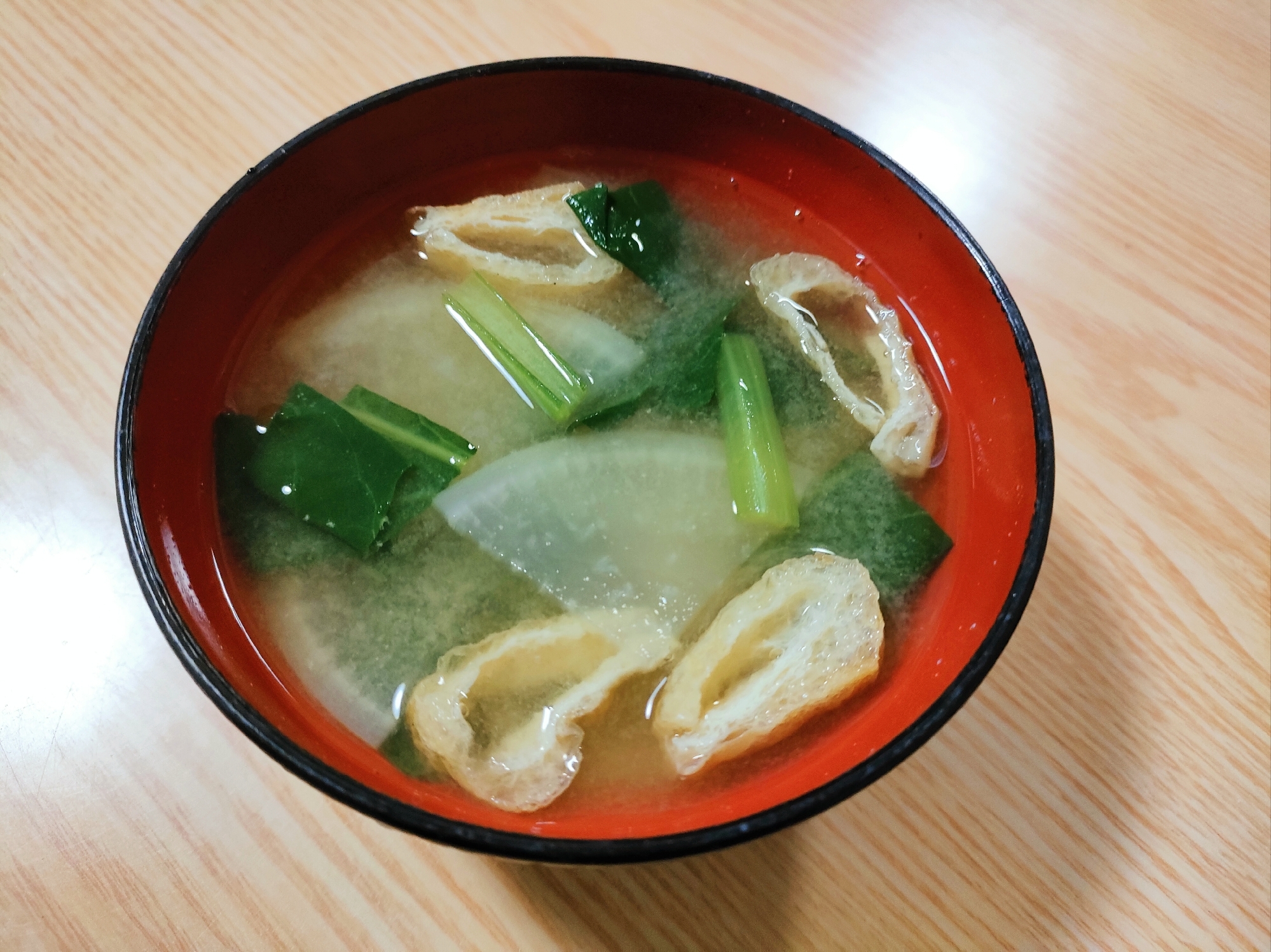 小松菜と油揚げの味噌汁