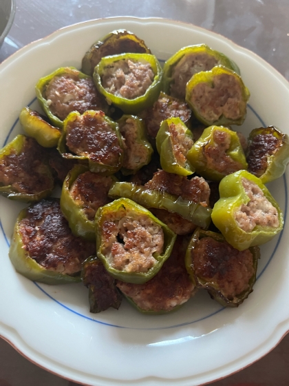 ご飯でかさまし、混ぜて焼くだけの肉詰めピーマン☆彡