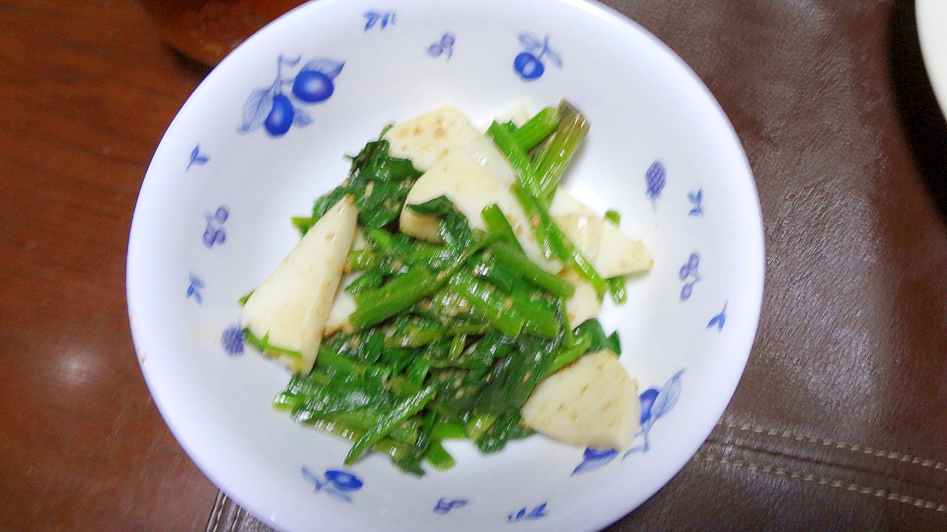 ほうれん草とかまぼこのごま油炒め