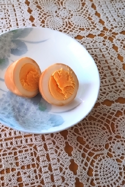 麺つゆで簡単！ごま油が決め手の煮卵