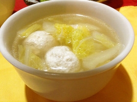白菜とねぎ生姜鶏団子のスープ