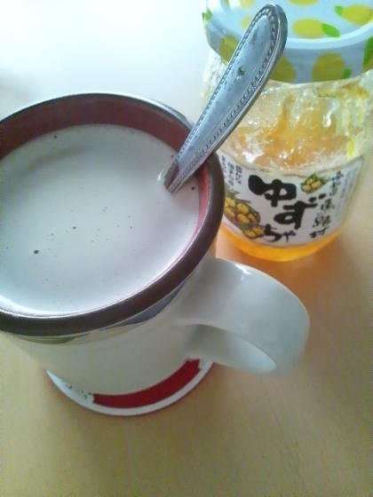 牛乳入りで作りました☆
柚子茶ってコーヒーとも相性良いんですね。
ご馳走様でした(*^▽^)/★*☆♪