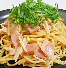 簡単！和風☆えのきとベーコンのバター醤油パスタ♪