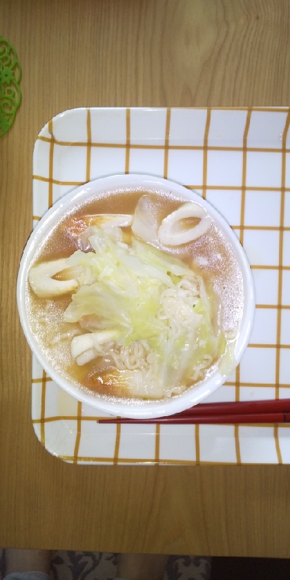 ちくわと新玉ねぎのピリ辛ラーメン