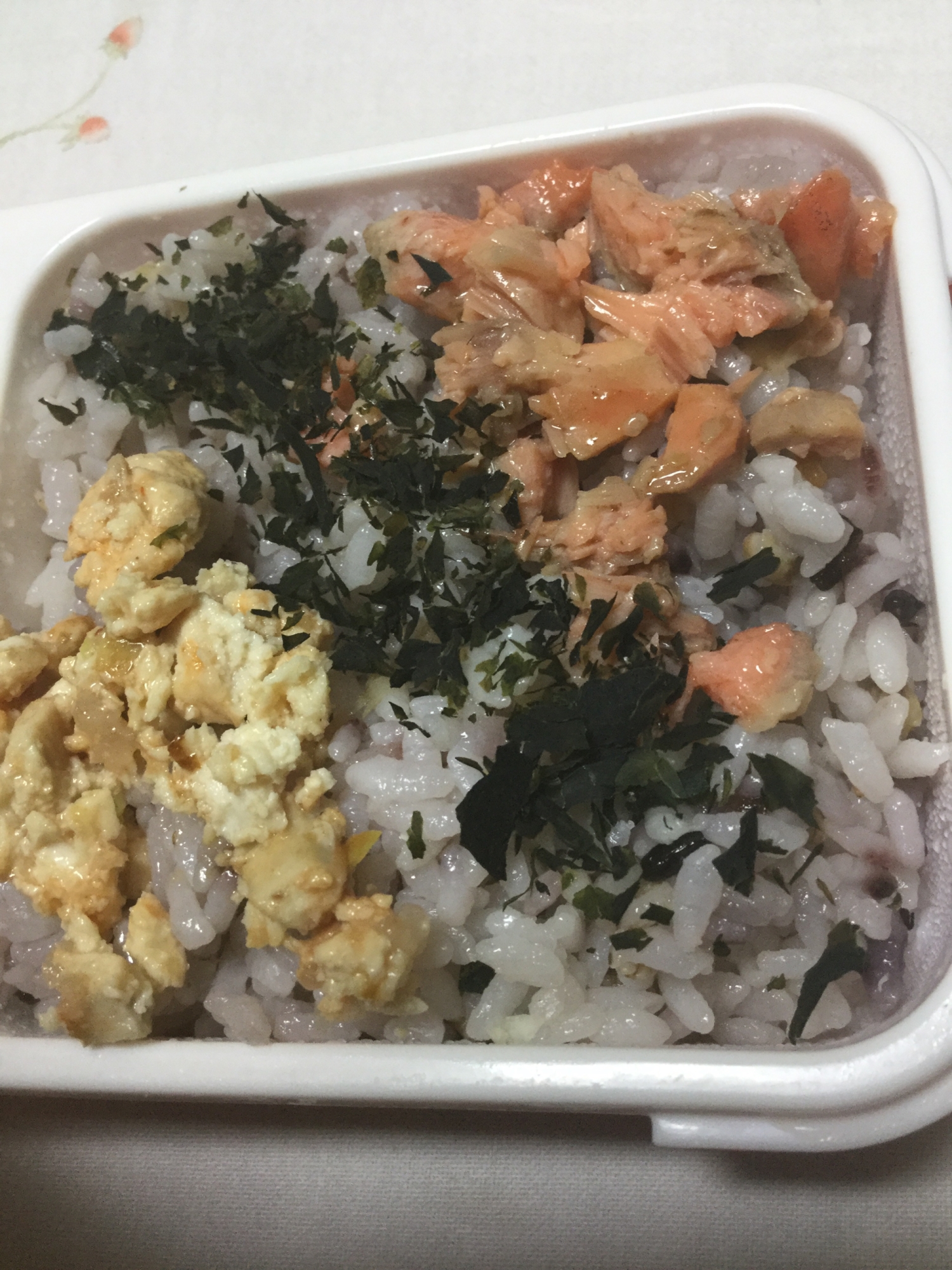 鳥ミンチと銀鮭でそぼろご飯