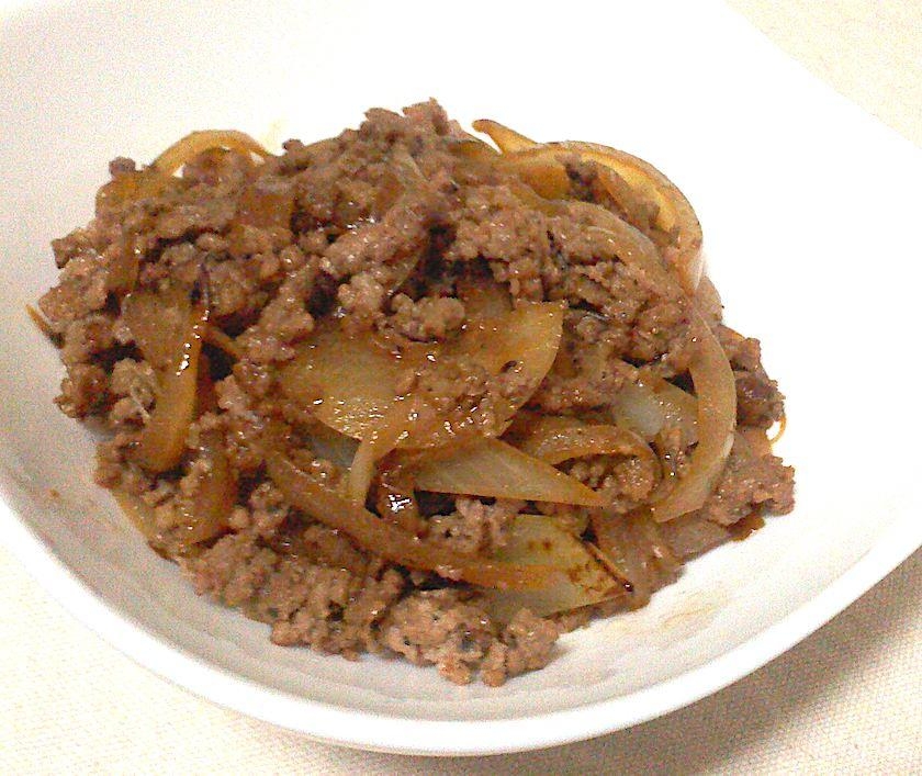 玉ねぎとひき肉の炒め物