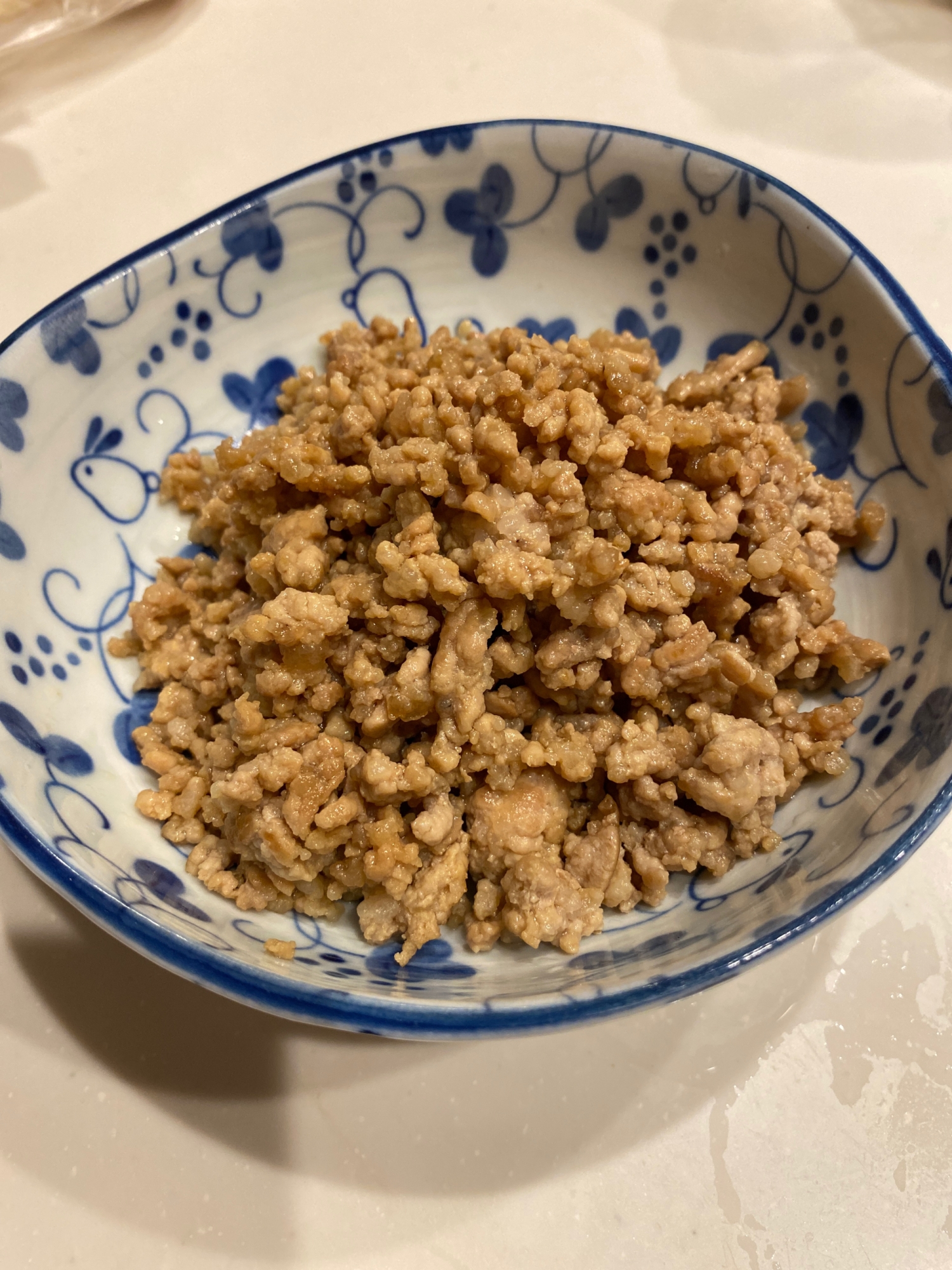 パパッと昼ごはん☆挽き肉で甘辛そぼろ