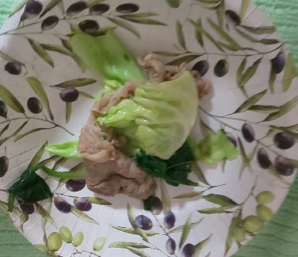 チンゲン菜とキャベツ☘️豚肉の炒め物