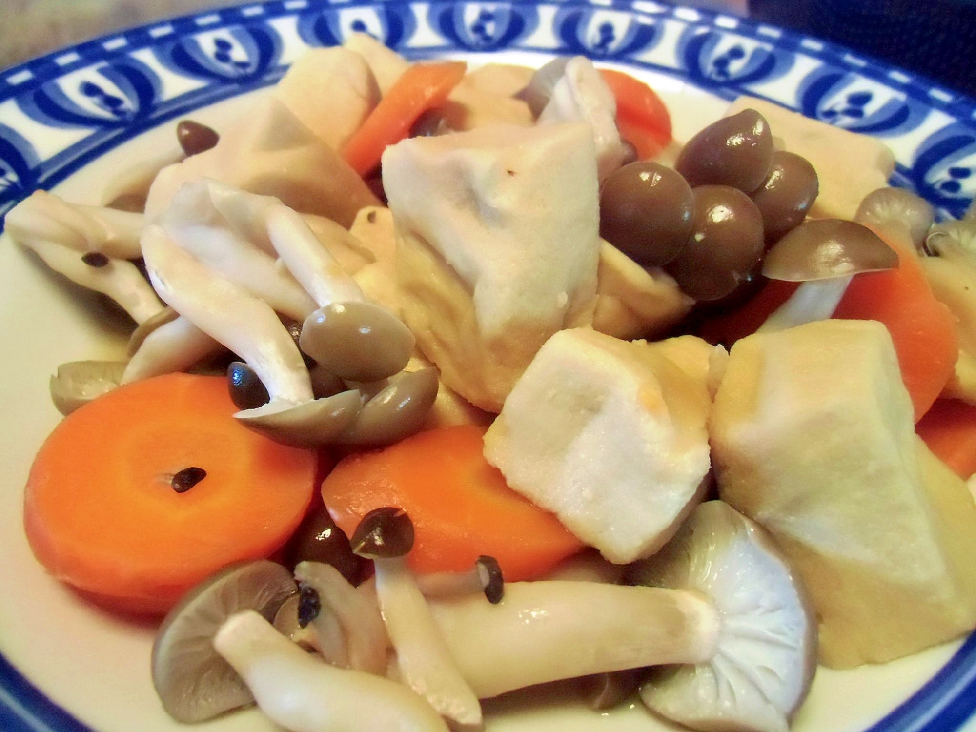 煮物 ヘルシー♪こんにゃくと椎茸のピリ辛煮 レシピ・作り方 by ayatoy