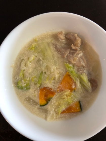 鶏肉と白菜のかぼちゃスープ