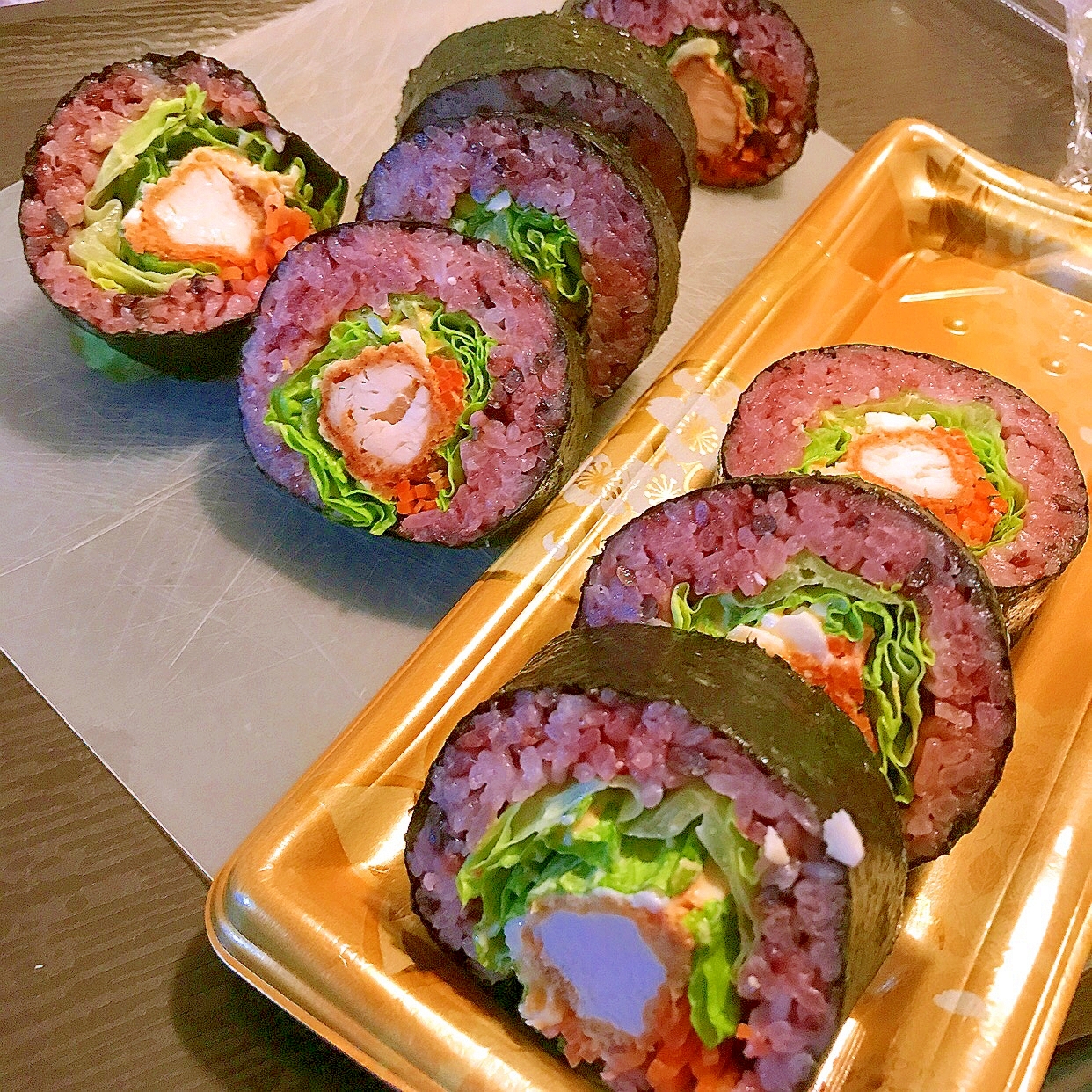 彩り鮮やかな鶏ささみの太巻き寿司