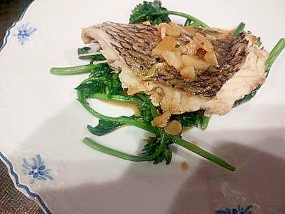 チヌ（黒鯛）のポワレ（ガーリックバター醤油ソース）