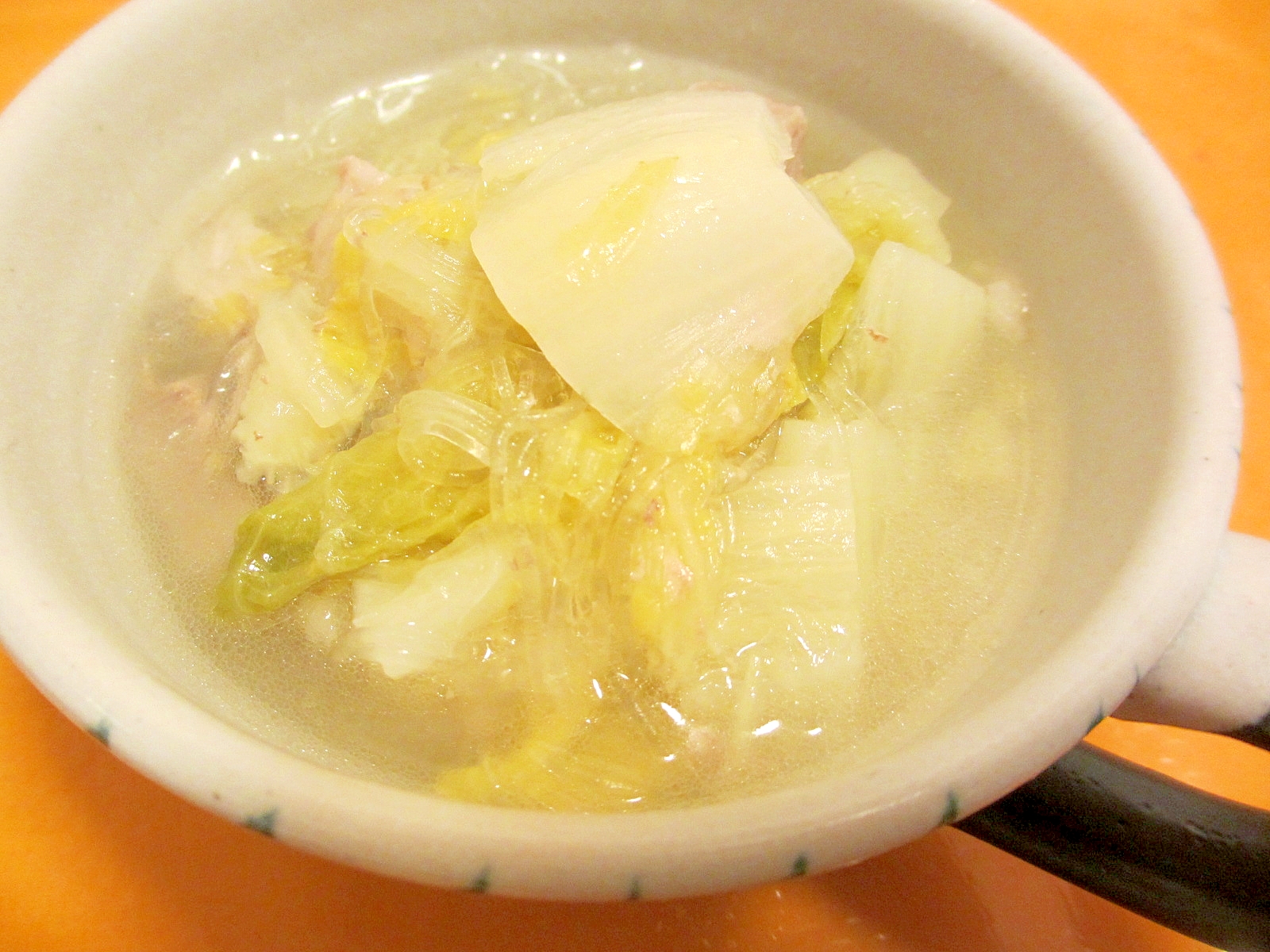 圧力鍋で白菜、豚肉、春雨の鶏がら塩糀スープ