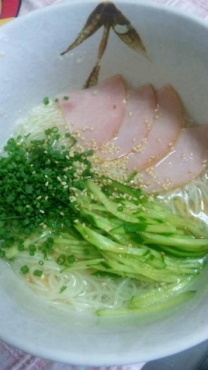 中華スープでそうめん