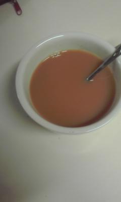 朝から練乳入りの甘い紅茶、美味しい～♪ご馳走さまです♪