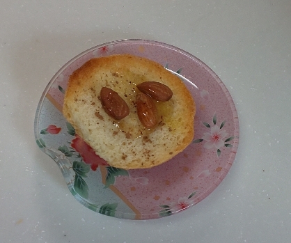 おやつに、手作りパンでシナモンハニートースト、シナモン好きなのでとてもおいしかったです♥️
たくさんレポ、ありがとうございます(*´ー｀)ﾉ