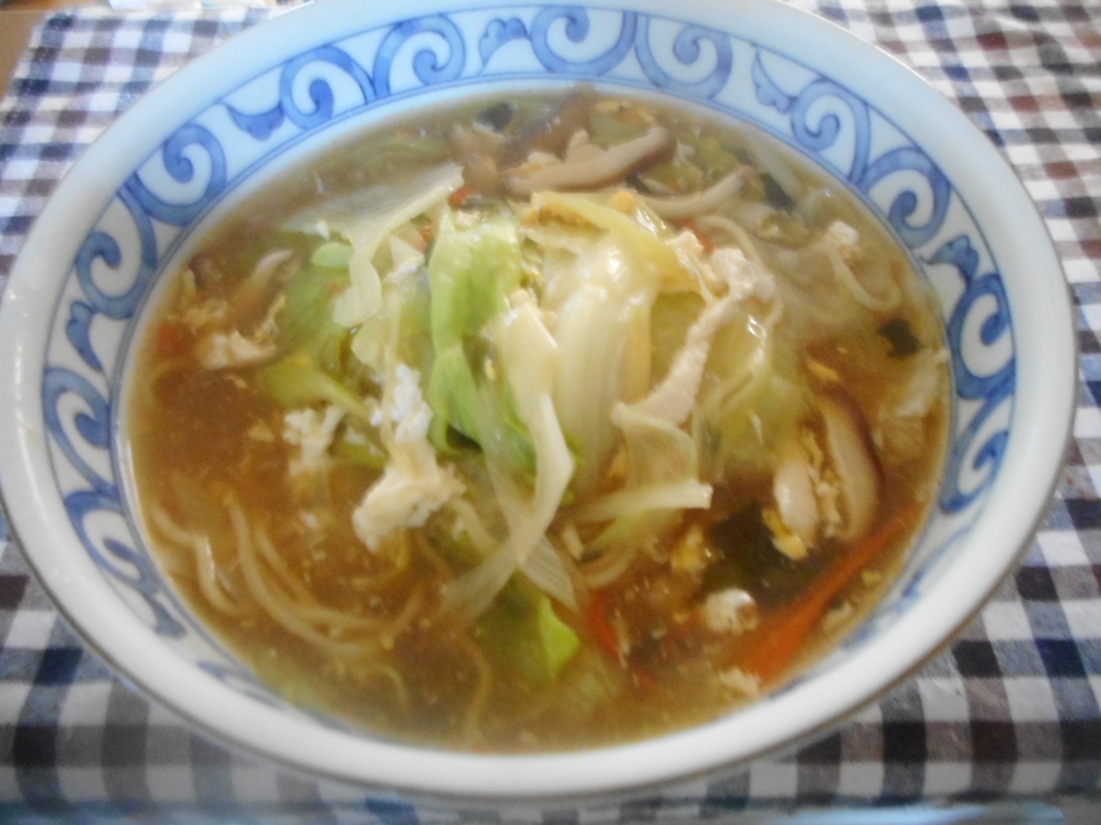 レタスとささみのサンラータンラーメン