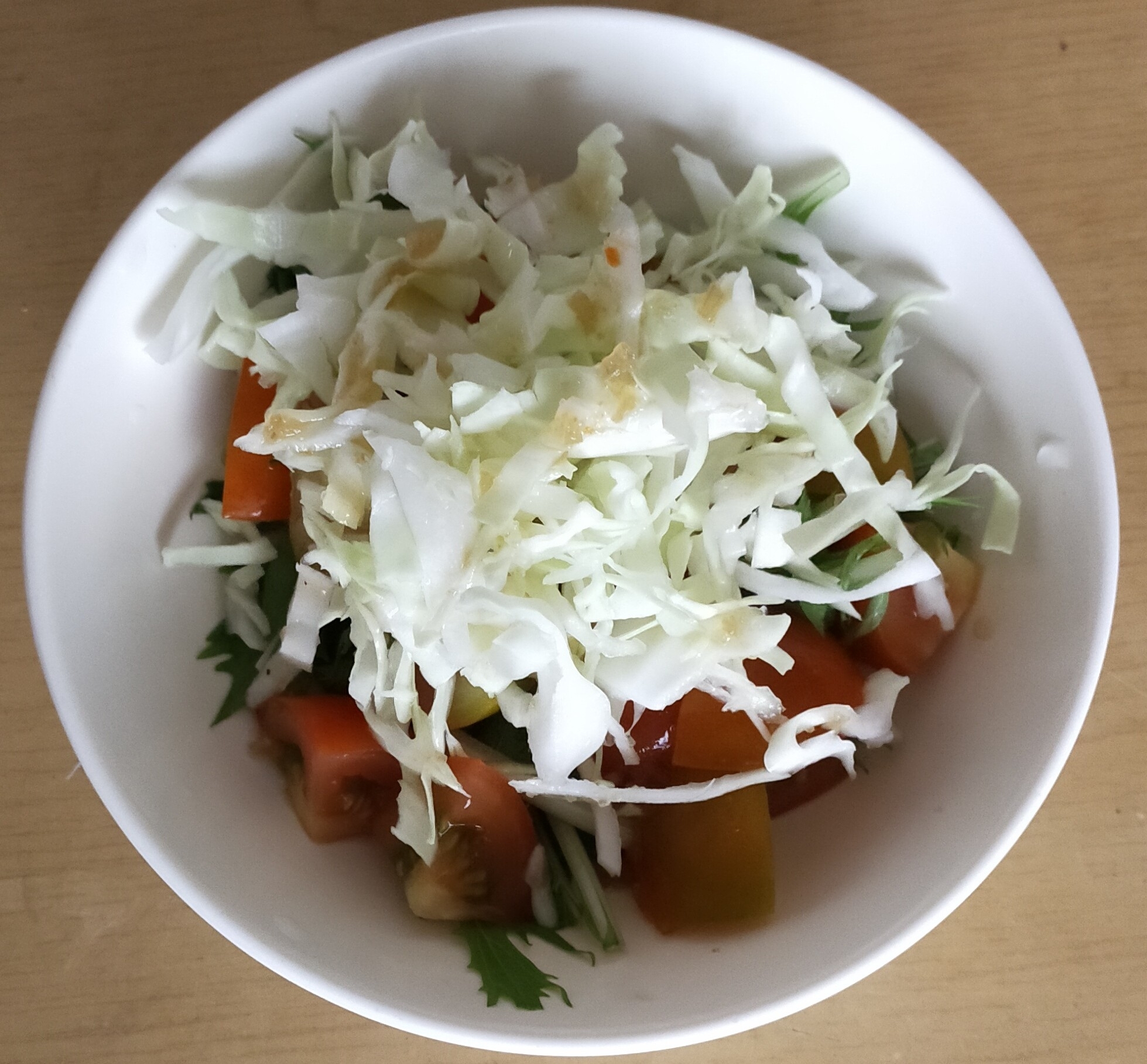 キャベツと水菜とミニトマトのサラダ