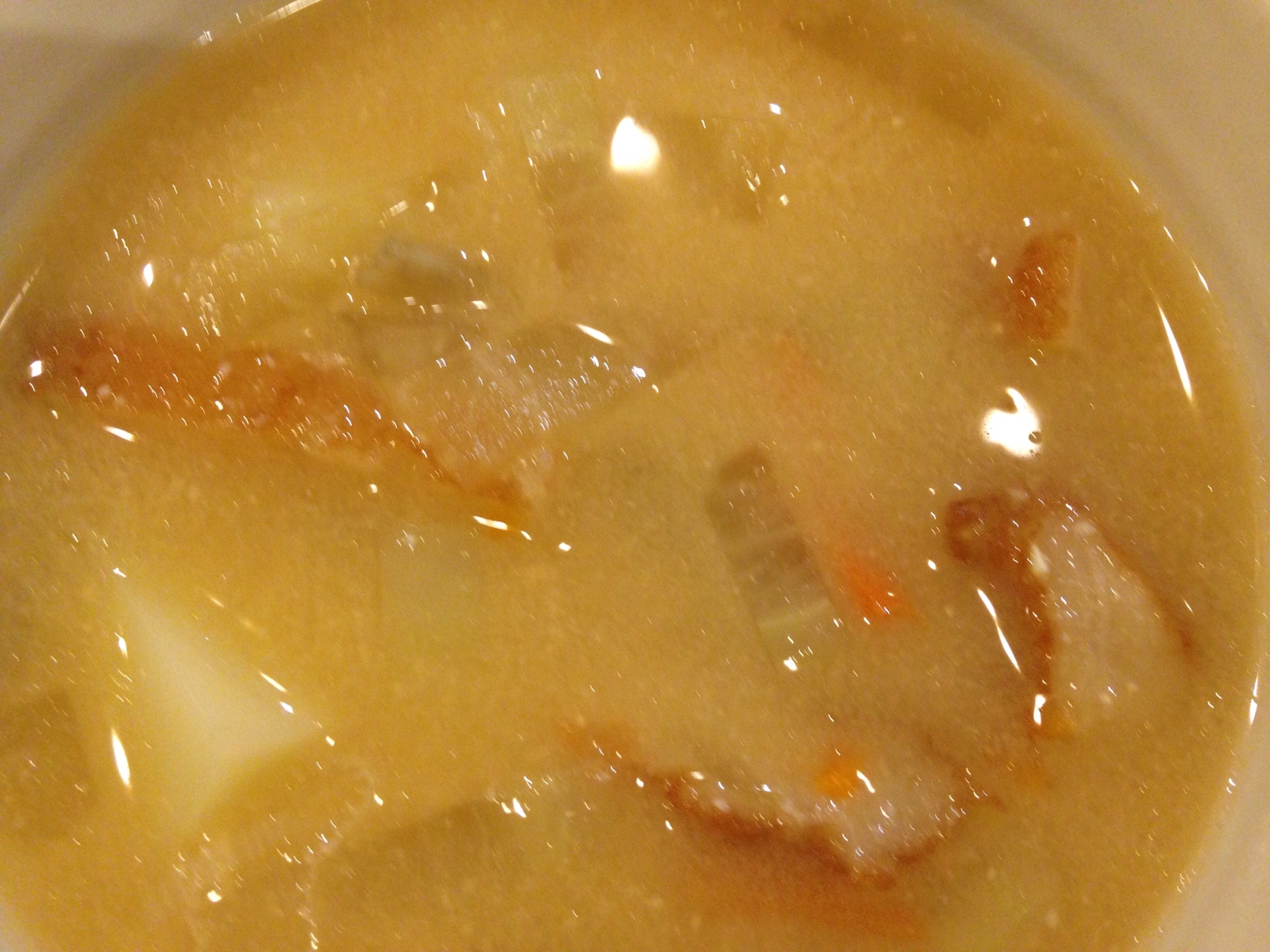 じゃがいもと大根と人参とさつま揚げの粕汁