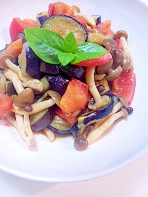 茄子とトマトとしめじの炒め物~めんつゆ仕立て~