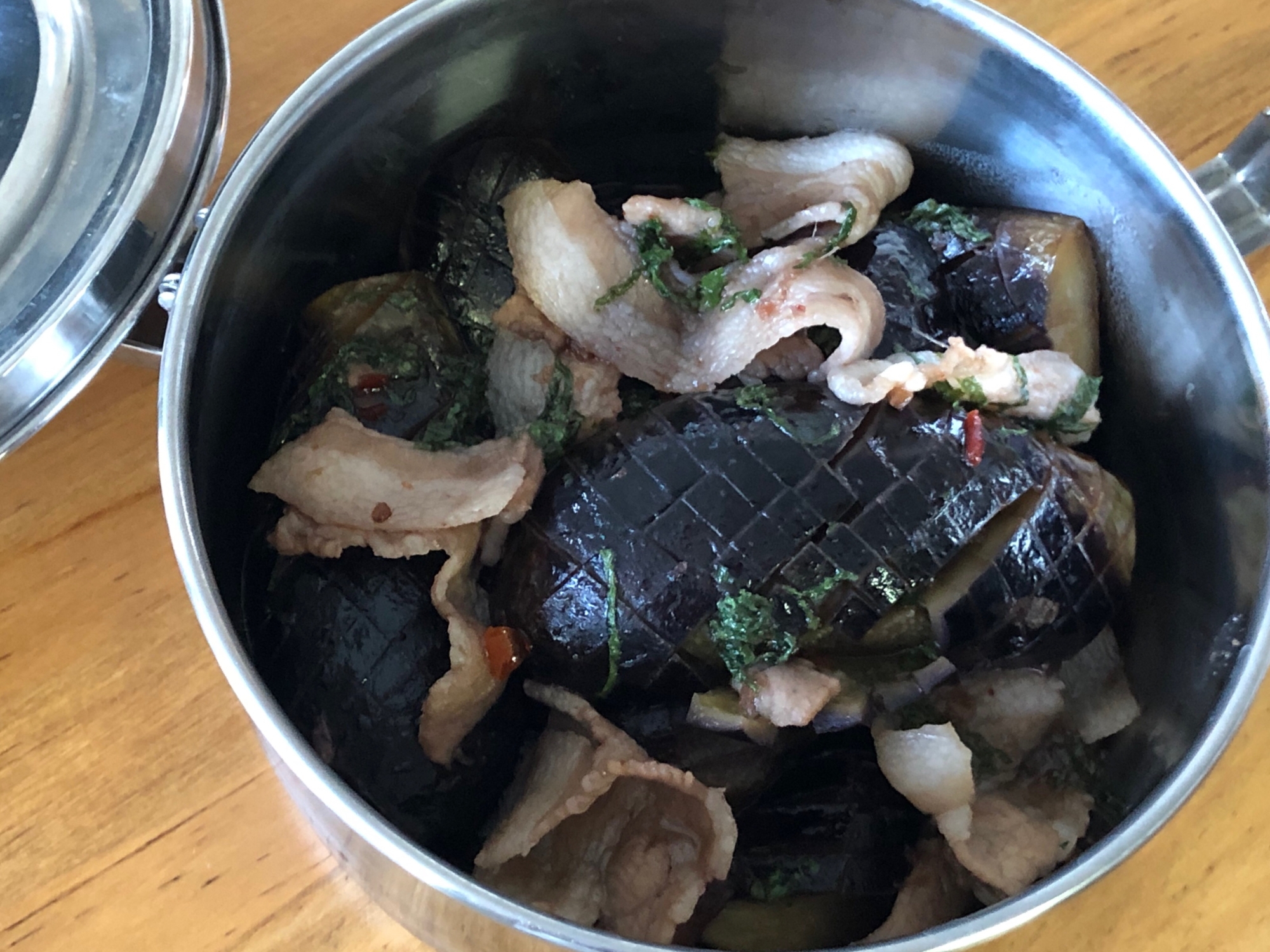 夏にぴったり!ナスと豚バラのポン酢煮