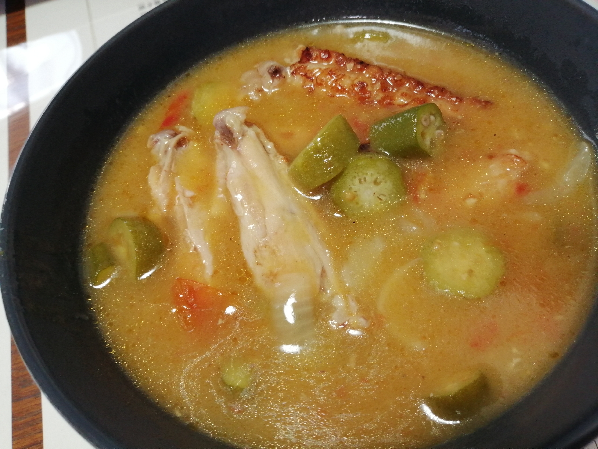 鶏とオクラのスープ