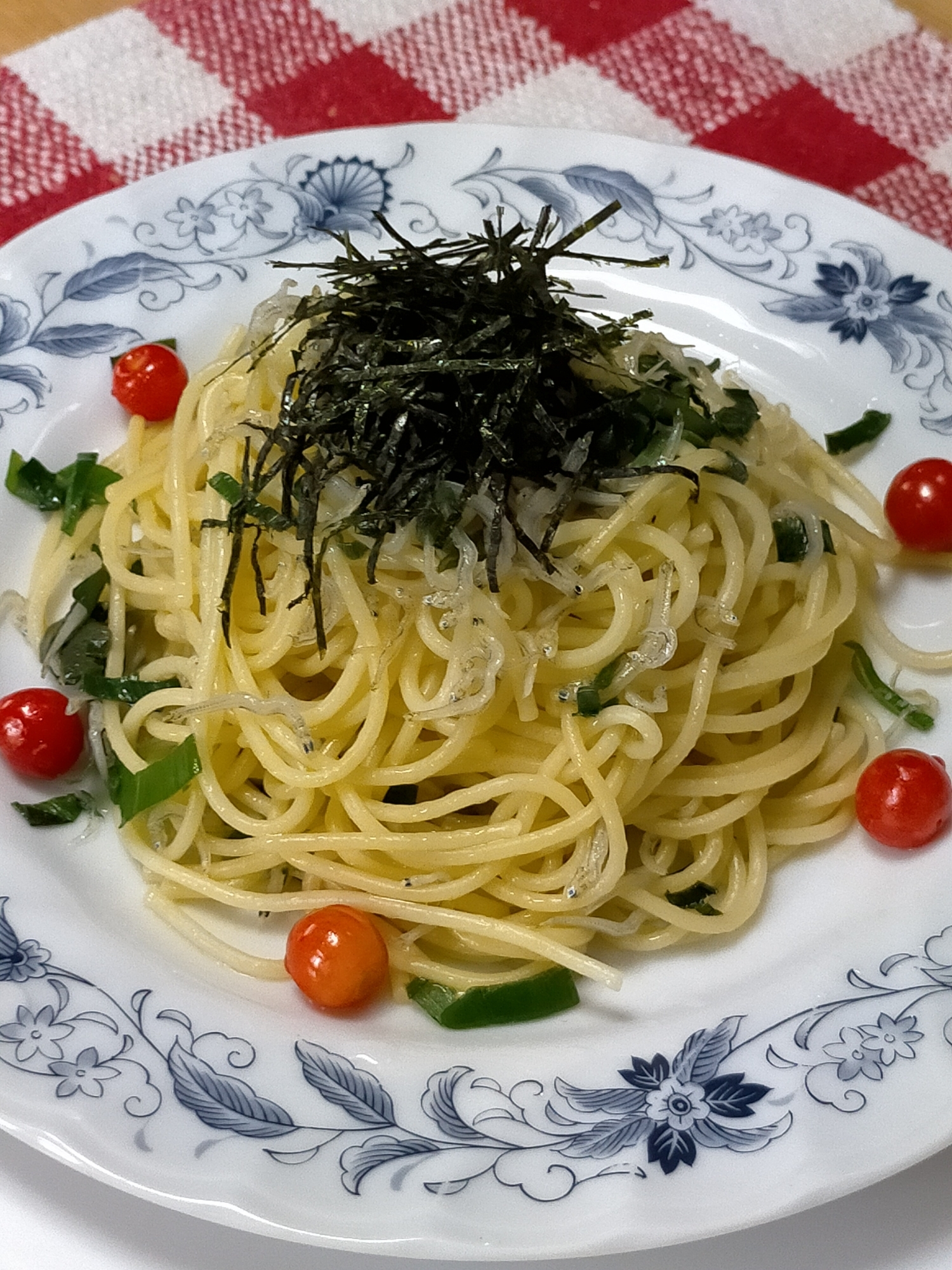 ネギとちりめんじゃこのバター＊ポン酢パスタ♪