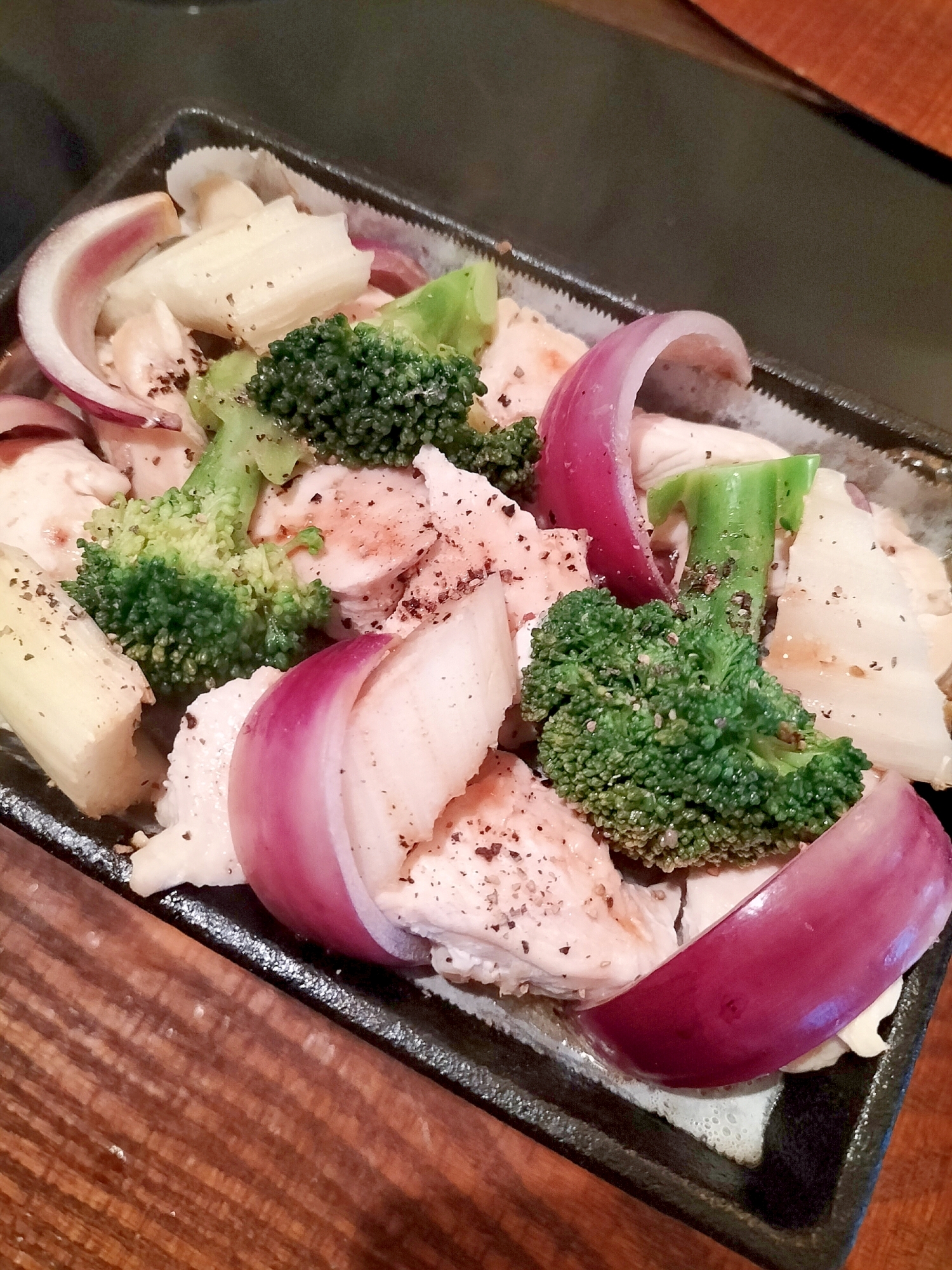 ブロッコリーと香味野菜のチキングリル♩