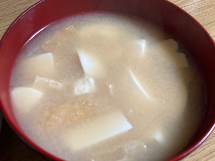 油揚げと豆腐の味噌汁