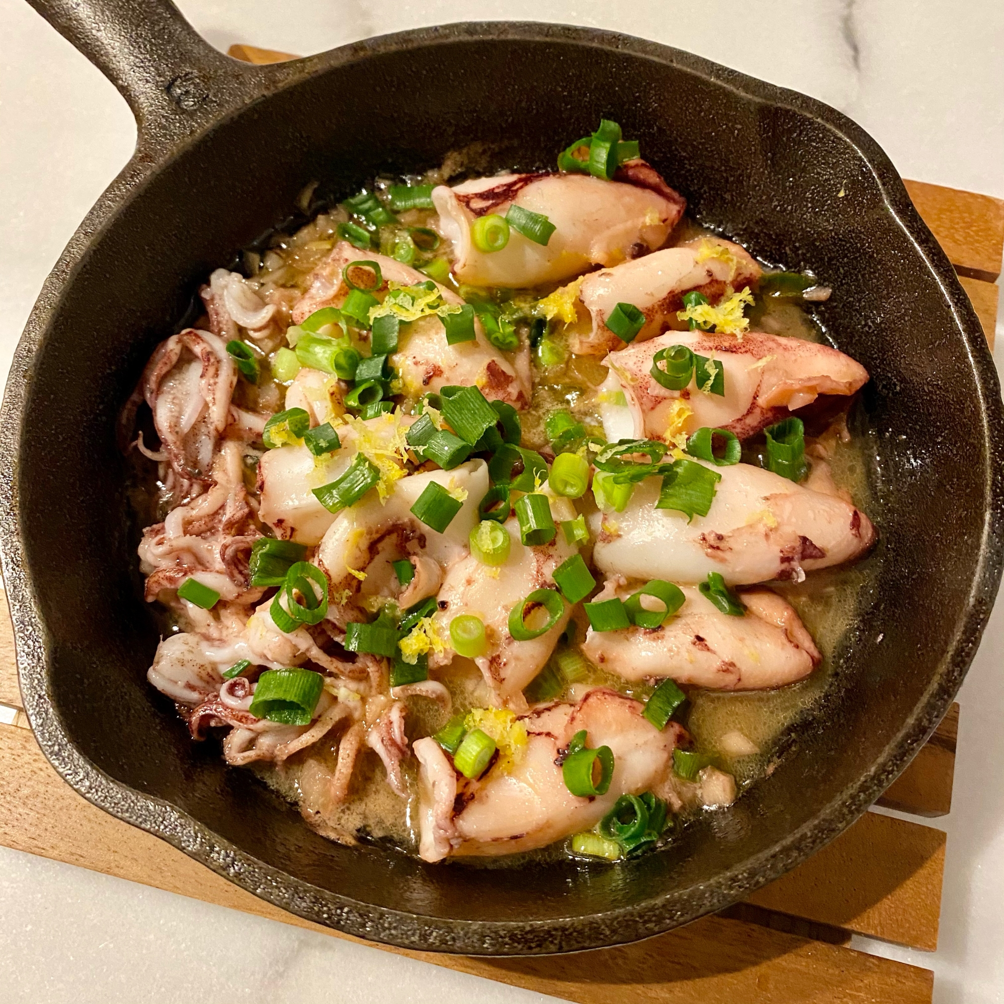 主夫がつくる小ヤリイカのガーリックレモンソテー レシピ 作り方 By 主夫マコト 楽天レシピ 主夫がつくる小ヤリイカのガーリックレモンソテー レシピ 作り方 By 主夫マコト 楽天レシピ