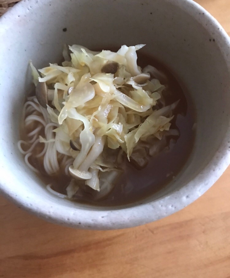 キャベツとしめじの味噌にゅうめん