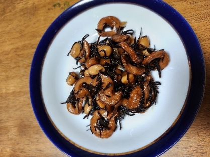 ごま油が隠し味！わが家のたっぷりひじき煮☆