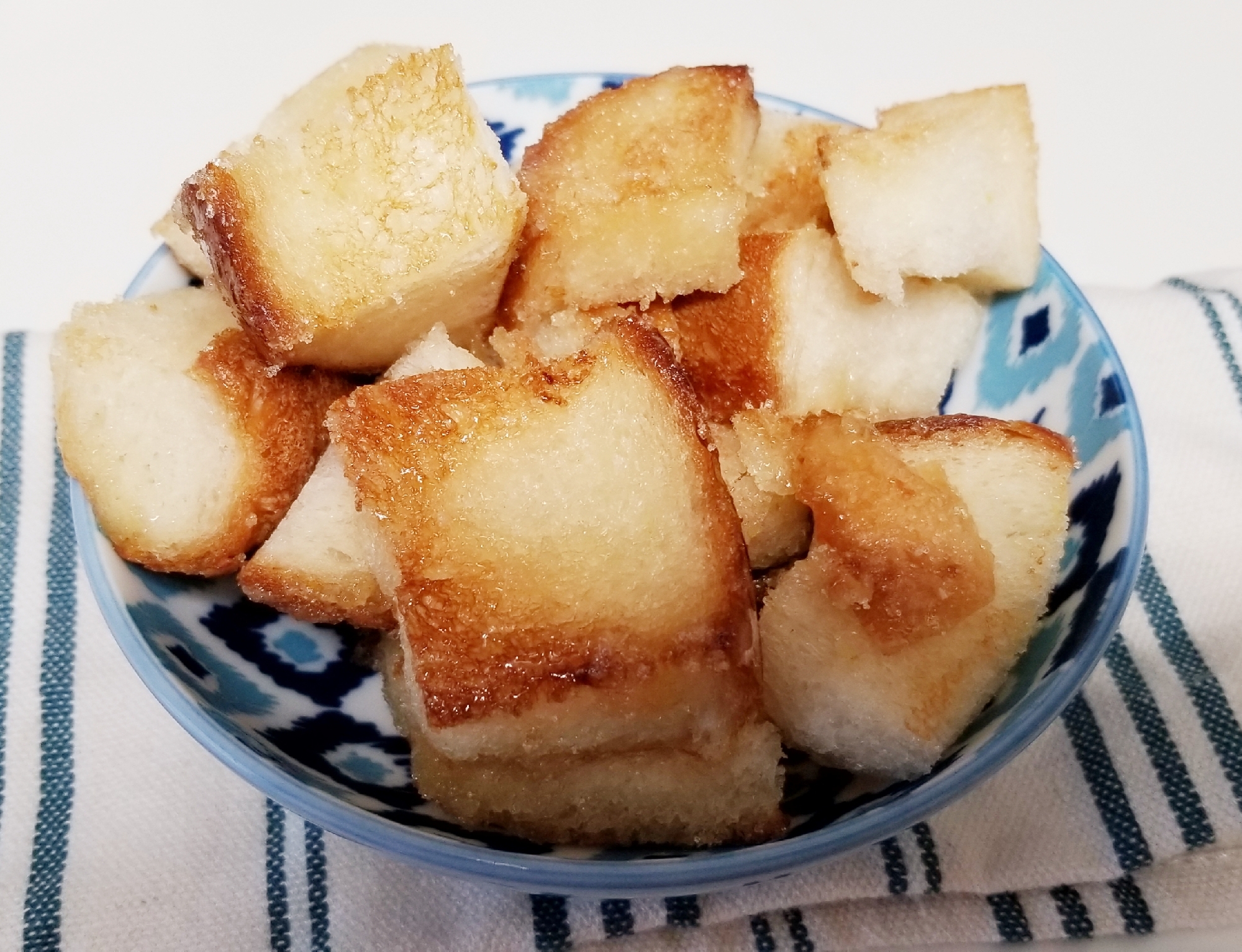 パンのバニラ・シナモンシュガーの豆乳炒め揚げ