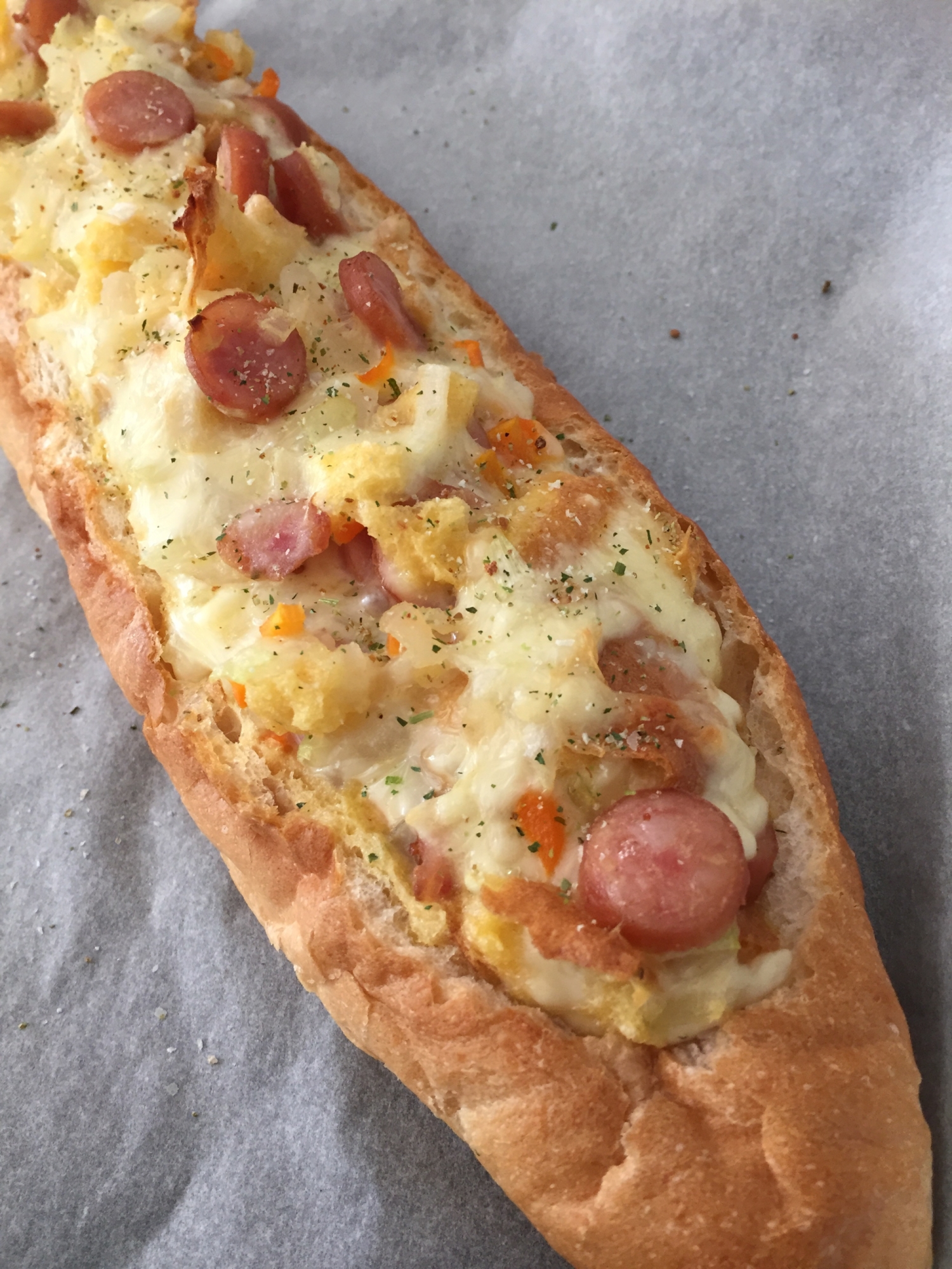 ウィンナーで子供が喜ぶバゲットキッシュ