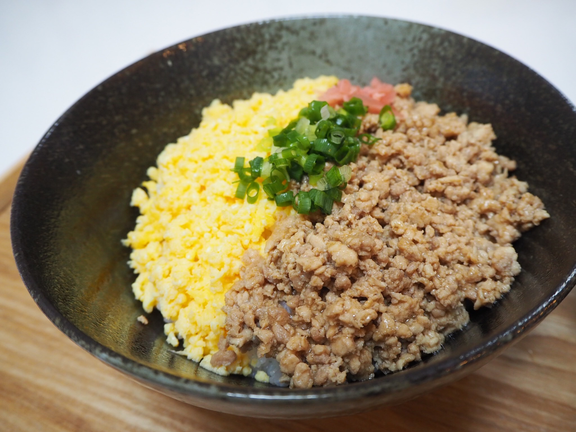 簡単美味しい 卵と鶏そぼろの二色丼 レシピ 作り方 By もにこ 楽天レシピ