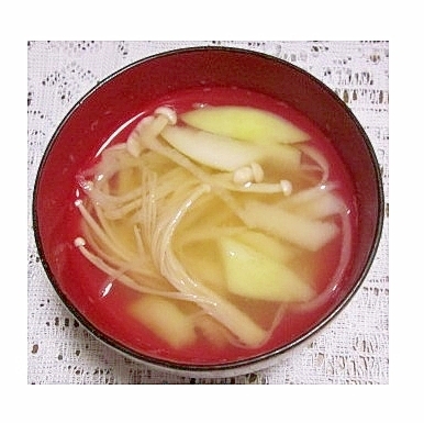 えのきと長ネギの味噌汁（昆布だし）