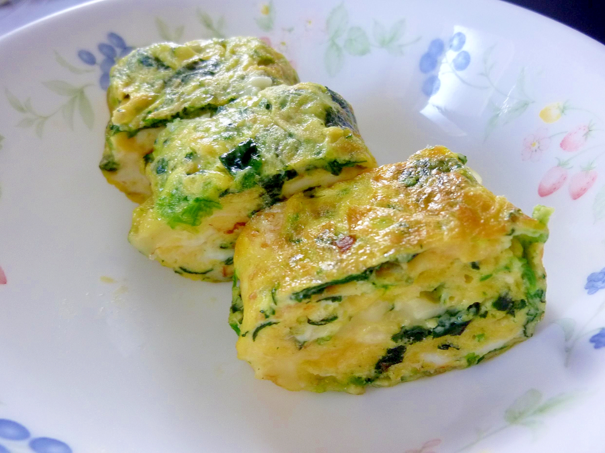 お弁当に ほうれん草 チーズ入り卵焼き レシピ 作り方 By げんきノンタン 楽天レシピ