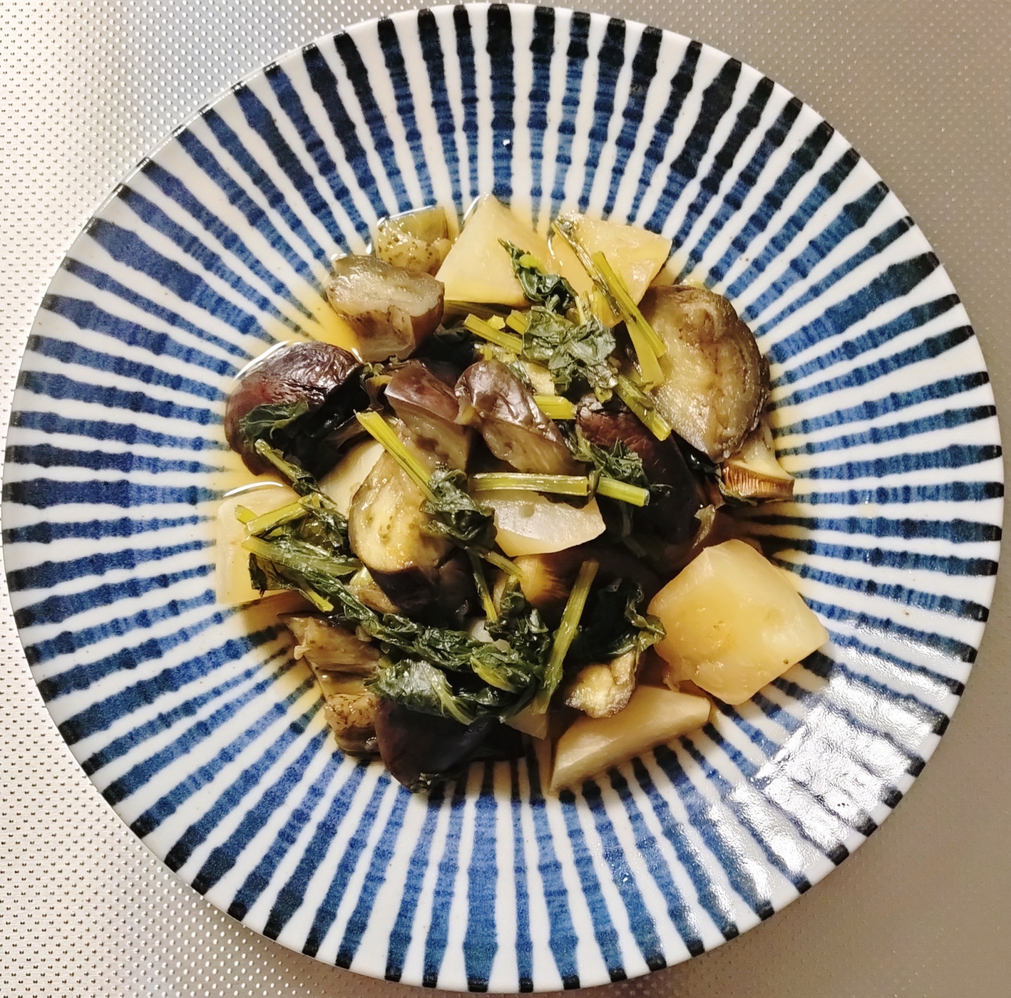 【お出汁たっぷり♪】ナスとカブの煮浸し