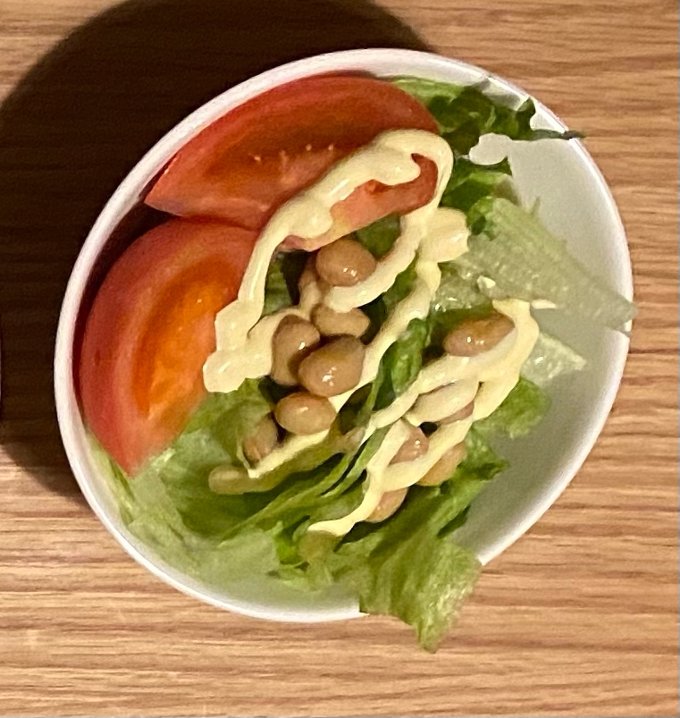 トマトと大豆のレタスサラダ