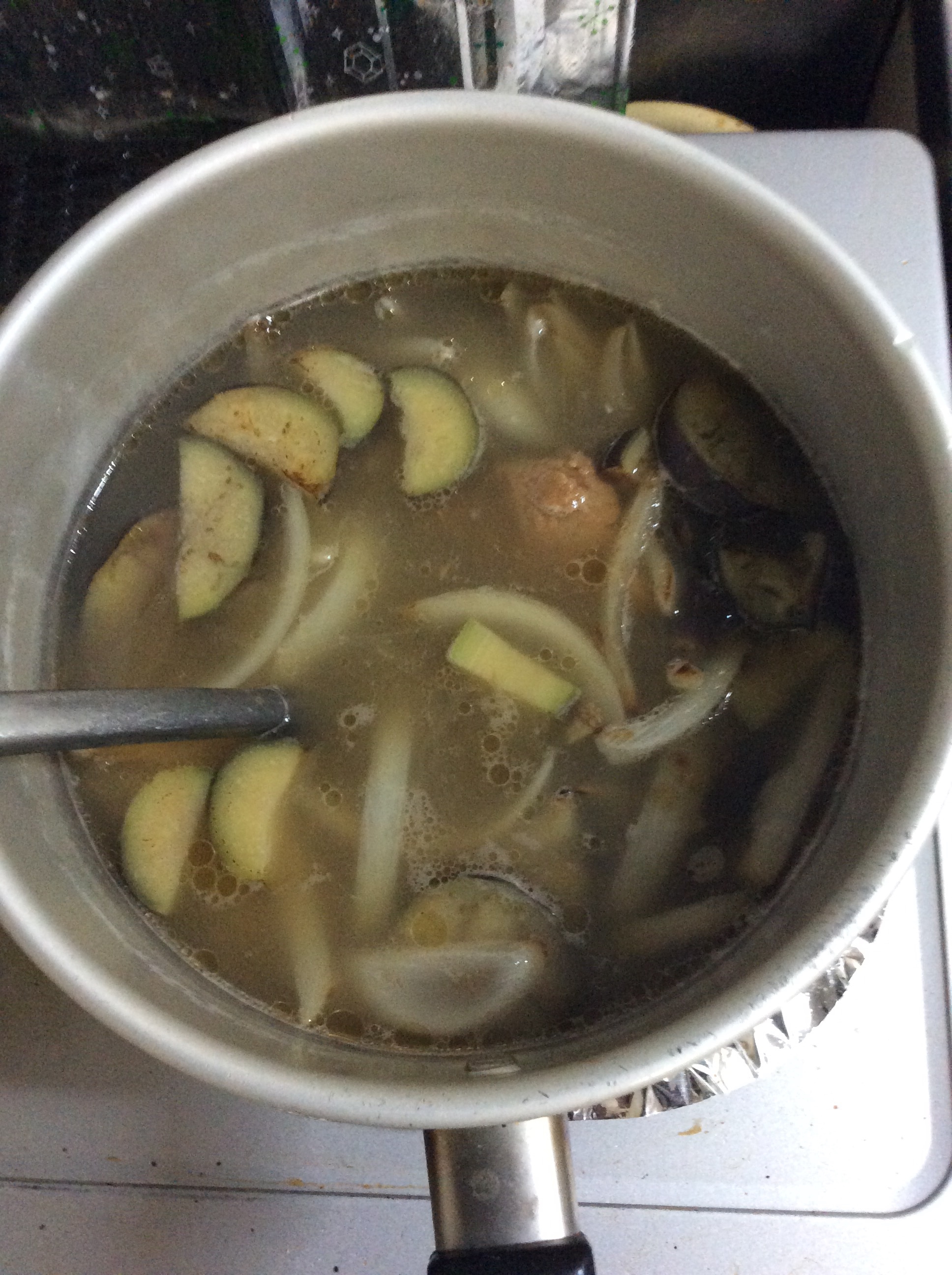 ごま油で美味しい 茄子と玉ねぎの味噌汁 レシピ 作り方 By ハトリーナ 楽天レシピ ごま油で美味しい 茄子と玉ねぎの味噌汁 レシピ 作り方 By ハトリーナ 楽天レシピ