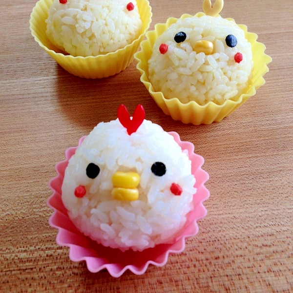 簡単キャラ弁 にわとり親子のデコおにぎり レシピ 作り方 By Cherry05 楽天レシピ 簡単キャラ弁 にわとり親子のデコおにぎり レシピ 作り方 By Cherry05 楽天レシピ
