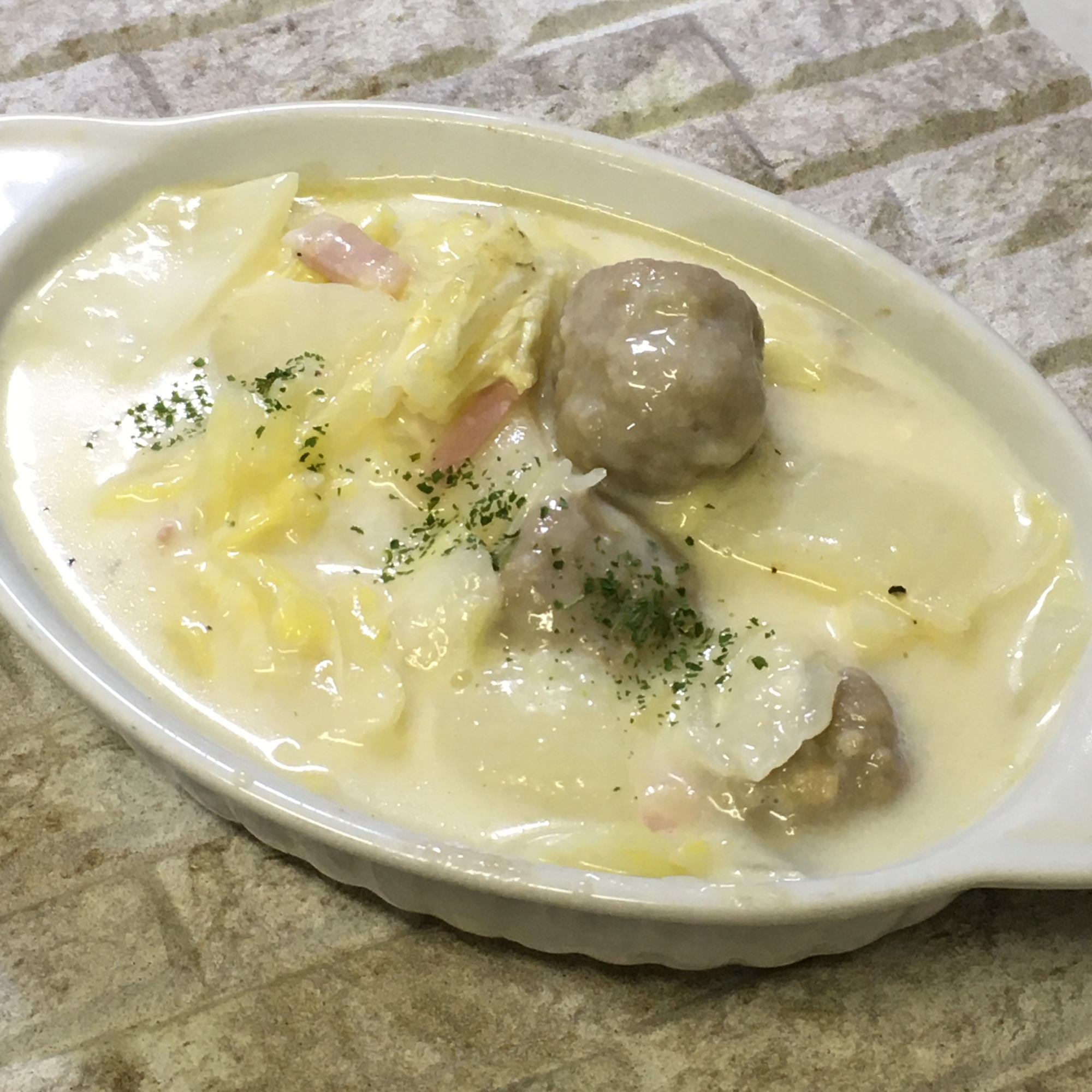 白菜としめじと肉団子のクリーム煮♪