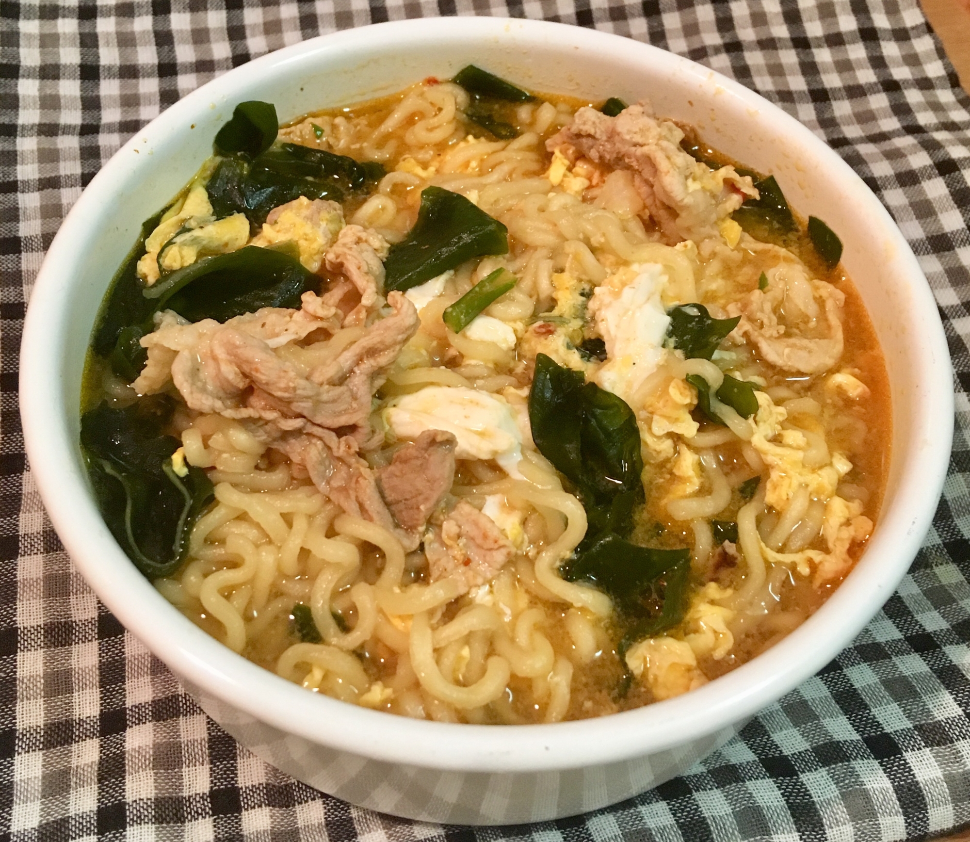 豚肉とわかめのスタミナ辛ラーメン☆