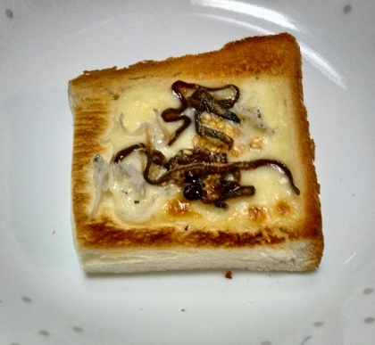 しらす塩昆布ごまのトースト